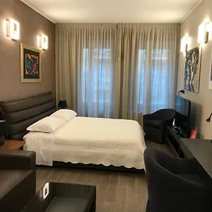 Apartment Station, Milan