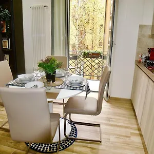 Apartment Lepetit De Luxe, Milan