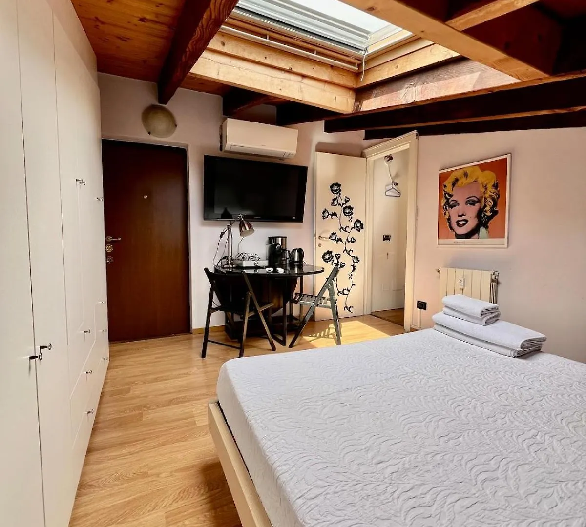 Charming Attic In The Center Of Milan! Apartment