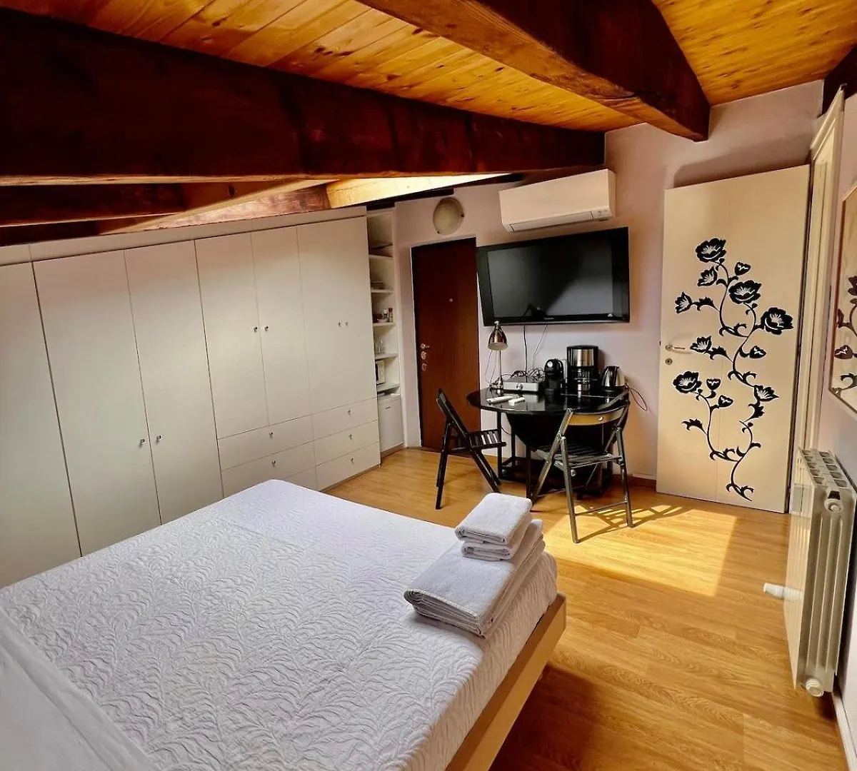 Charming Attic In The Center Of Milan! Apartment