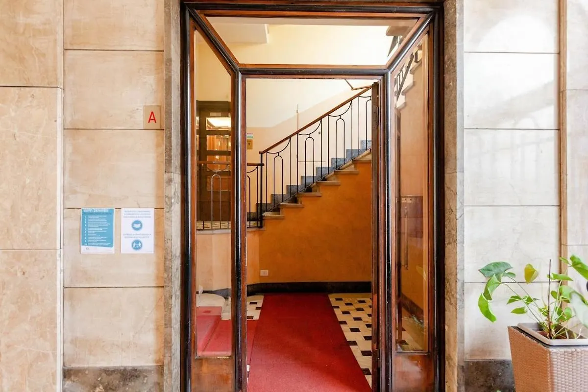 Charming Attic In The Center Of Milan! Apartment 0*, Milan Italy